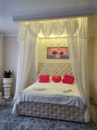 Отель Monte-Kristo Hotel Каменец-Подольский Улучшенные апартаменты-11