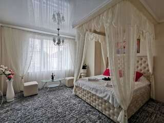 Отель Monte-Kristo Hotel Каменец-Подольский Улучшенные апартаменты-22