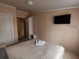Отель Monte-Kristo Hotel Каменец-Подольский Двухместный номер эконом-класса с 1 кроватью-3